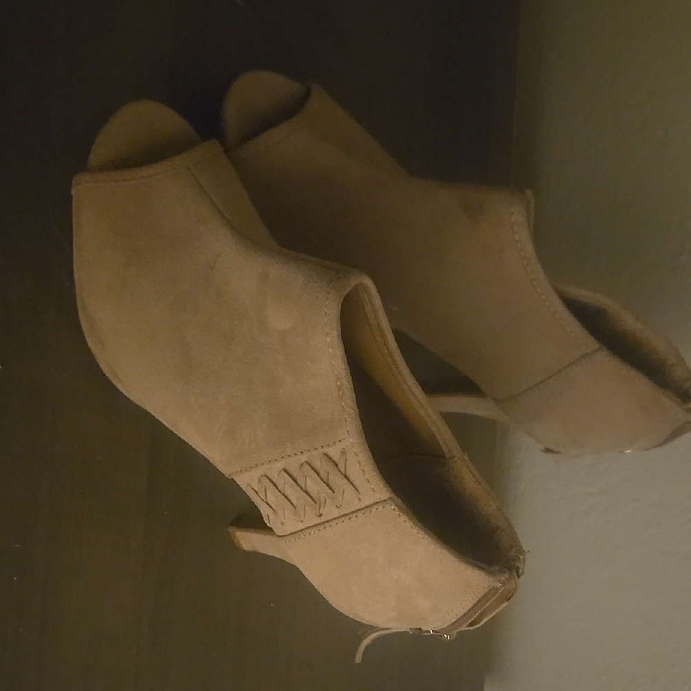 Madden Girl Tan Heeled Boots